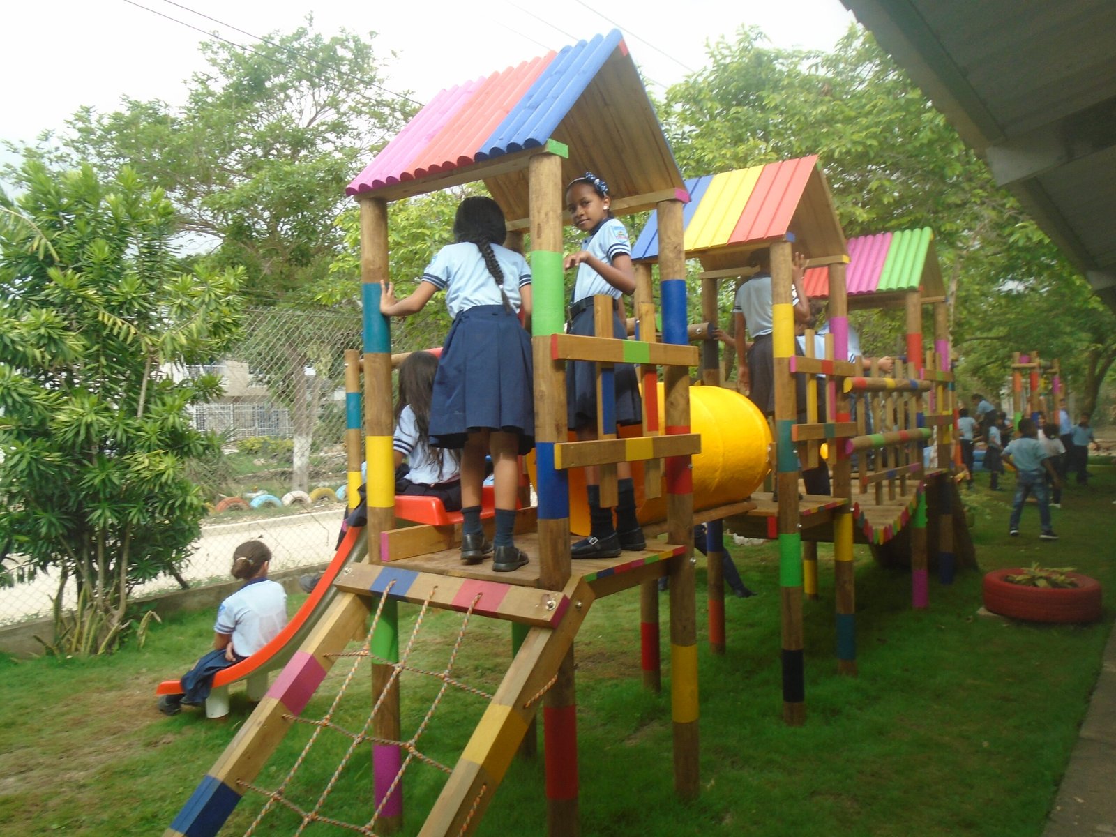 Parque infantil del Centro Educativo Queridos Amigos