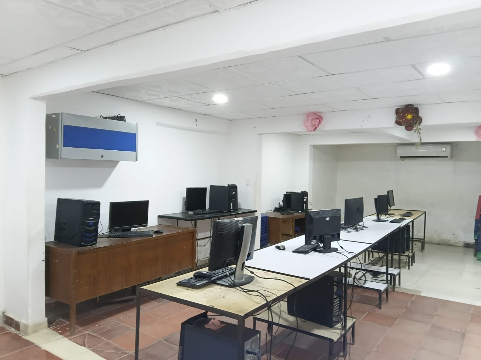 Sala de informática del Centro Educativo Queridos Amigos